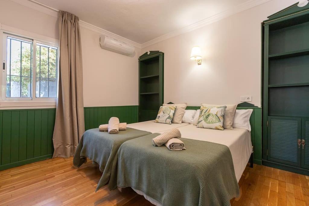 Tres Almendros Villa *